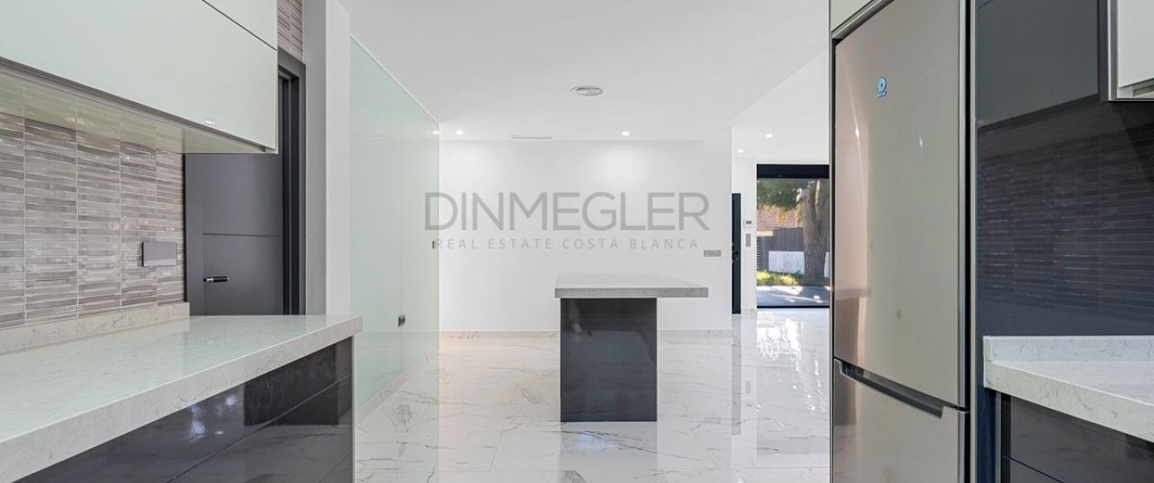 Resale - Villa - Orihuela - Campoamor