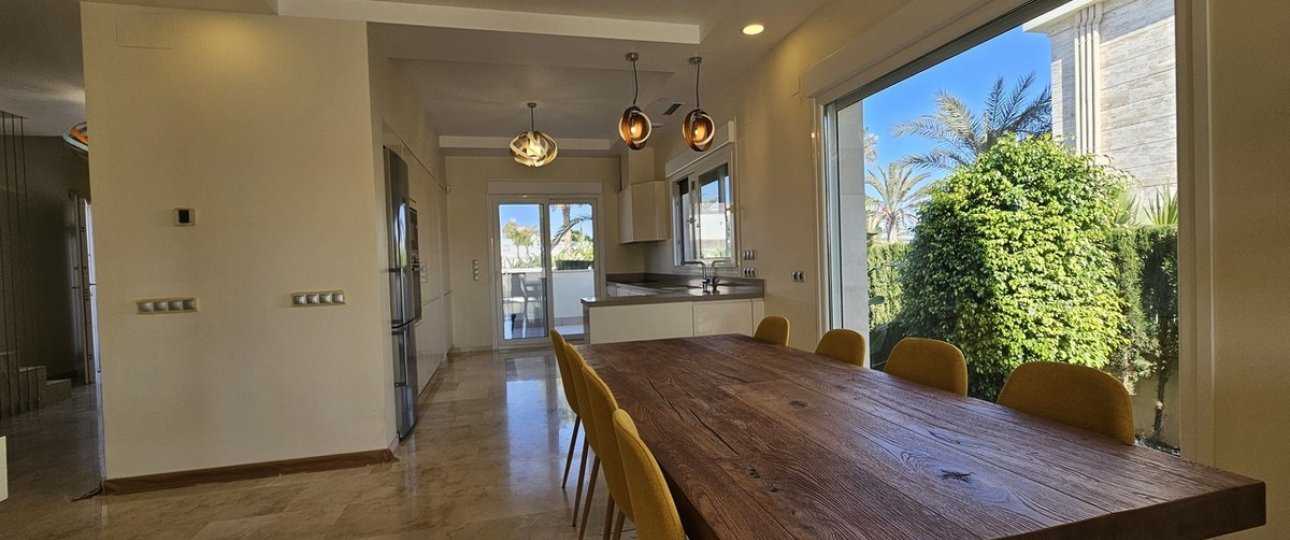 Resale - Villa - Orihuela - La Zenia