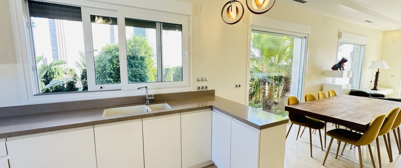 Resale - Villa - Orihuela - La Zenia