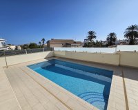 Resale - Villa - Orihuela - La Zenia