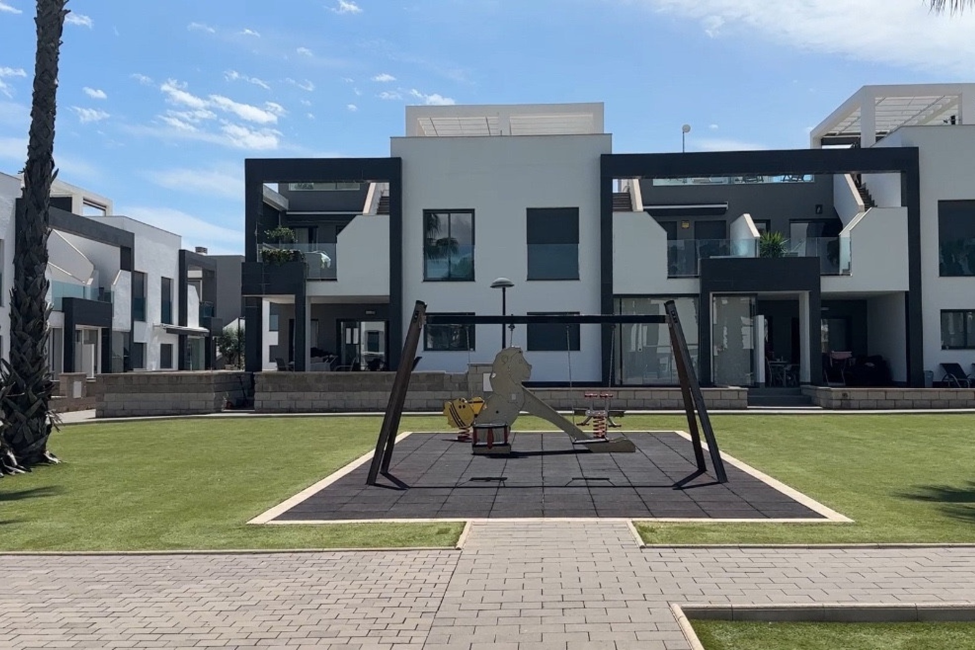 Resale - Villa - Orihuela - La Zenia