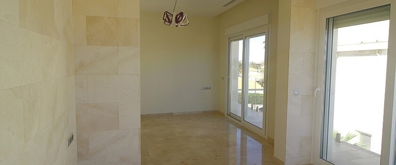 Resale - Villa - Orihuela - La Zenia