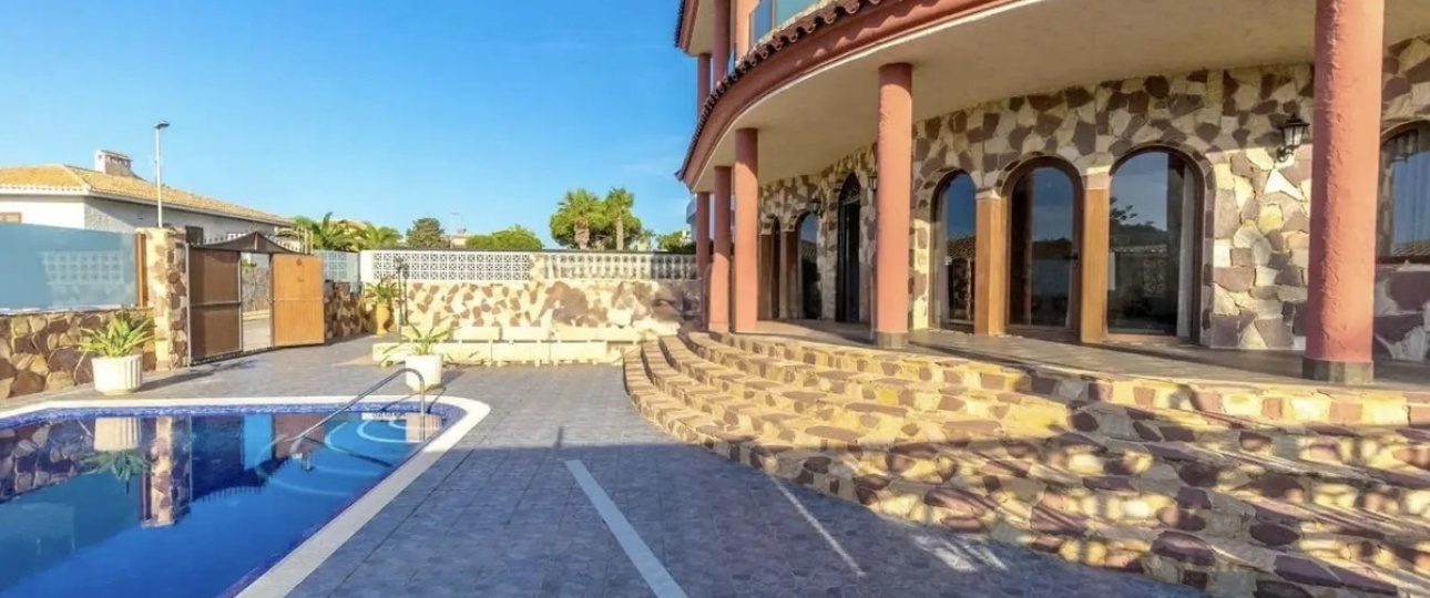 Resale - Villa - Orihuela - La Zenia