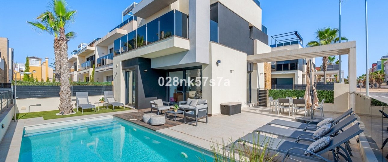 Resale - Villa - Orihuela - Lomas de Cabo Roig