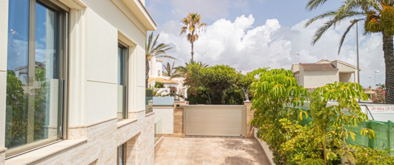 Resale - Villa - Orihuela - Orihuela Costa