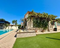 Resale - Villa - Orihuela - Orihuela Costa
