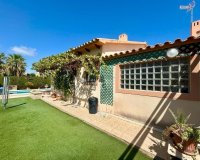 Resale - Villa - Orihuela - Orihuela Costa