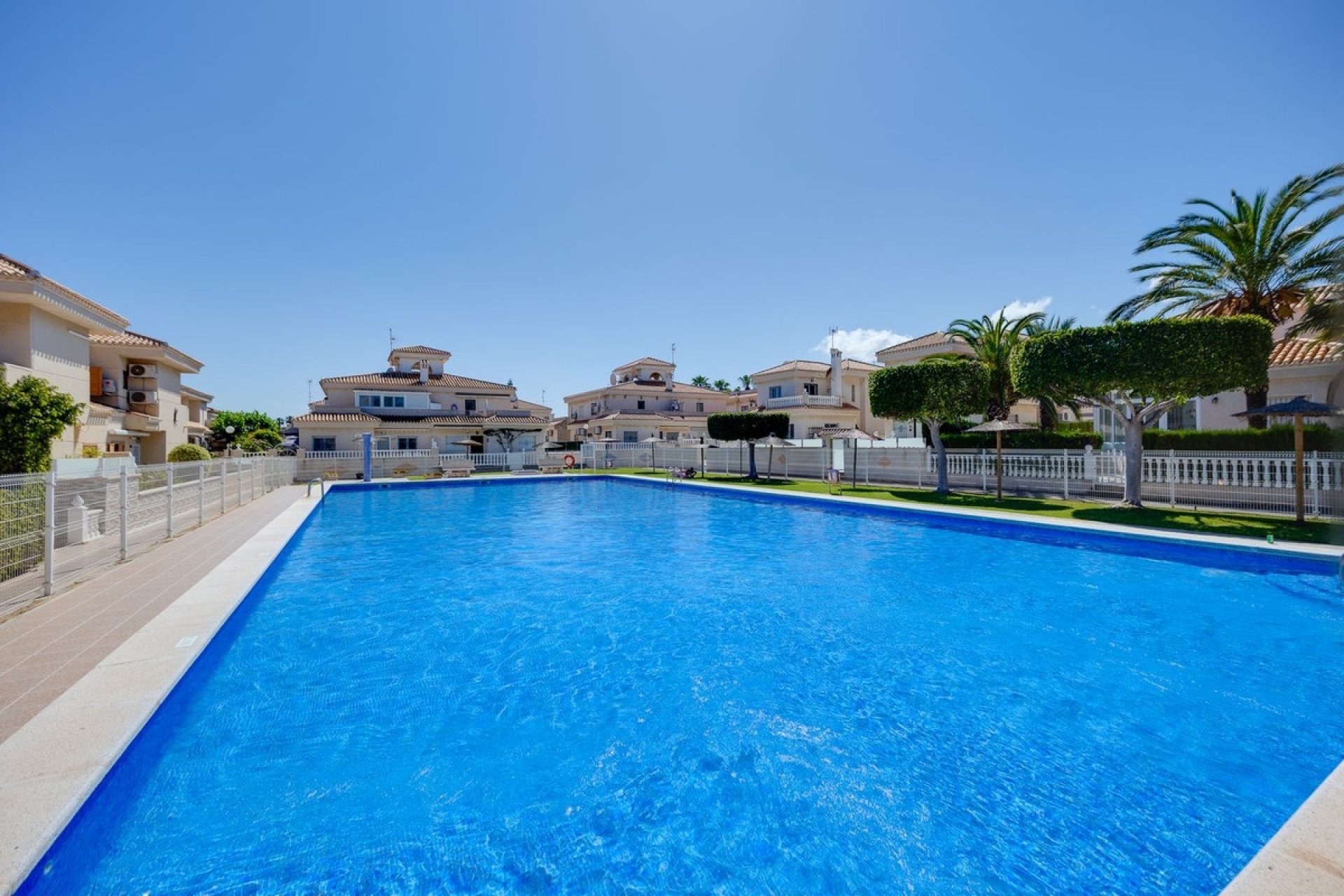 Resale - Villa - Orihuela - Orihuela Costa