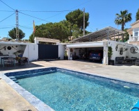 Resale - Villa - Orihuela - Orihuela Costa