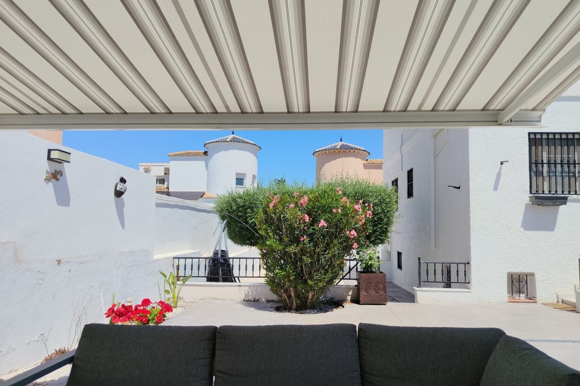 Resale - Villa - Orihuela - Orihuela Costa
