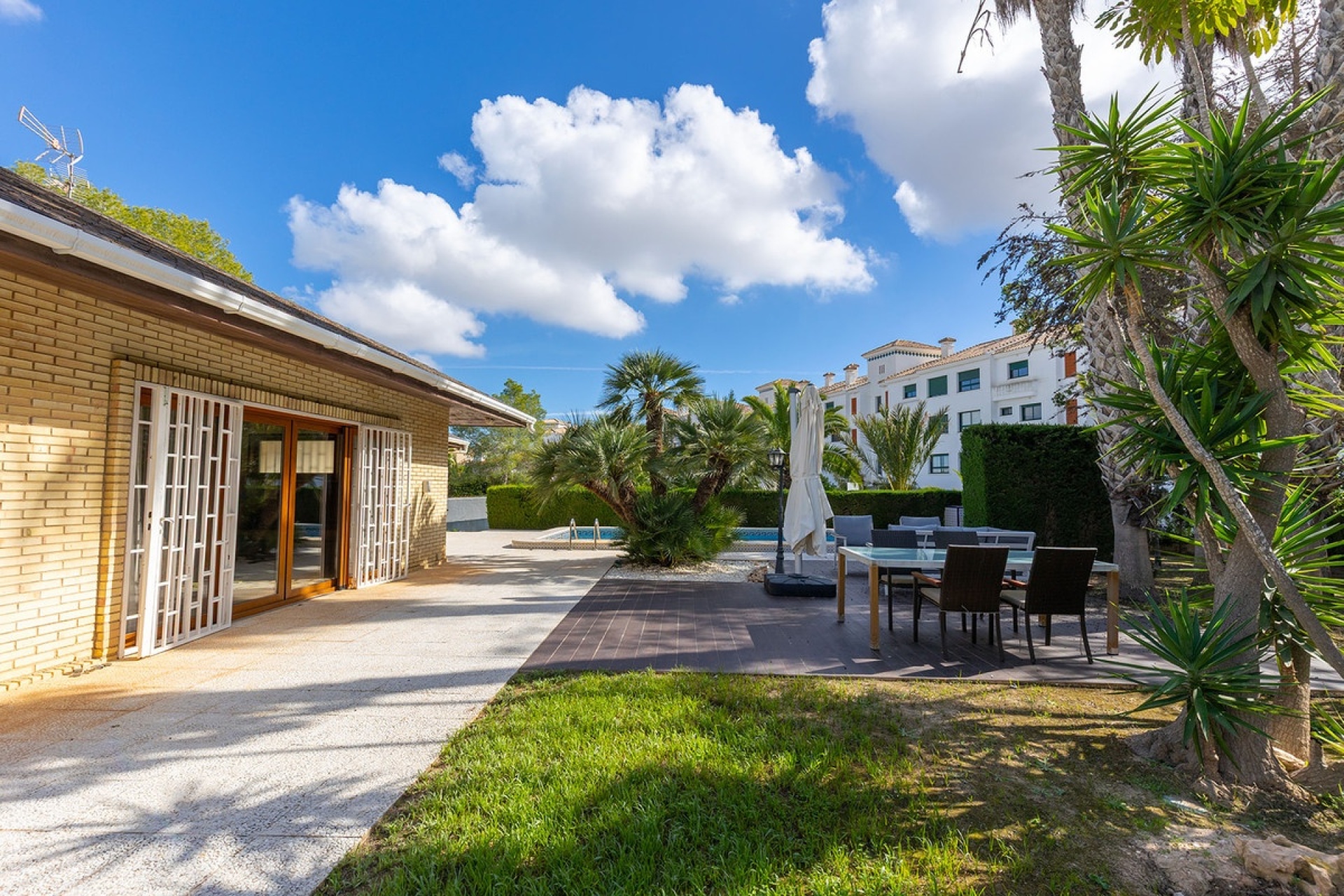 Resale - Villa - Orihuela - Orihuela Costa