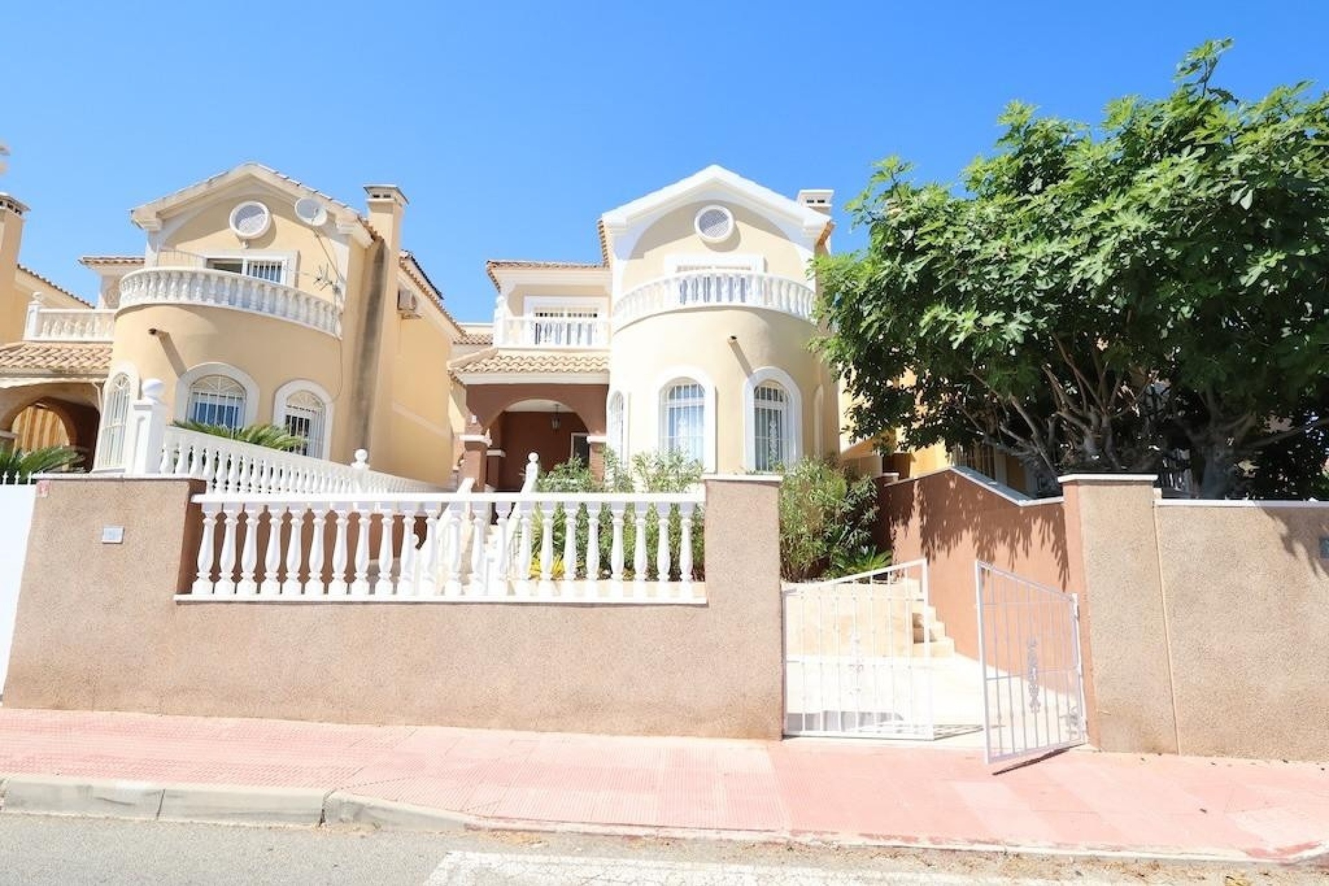 Resale - Villa - Orihuela - Orihuela Costa