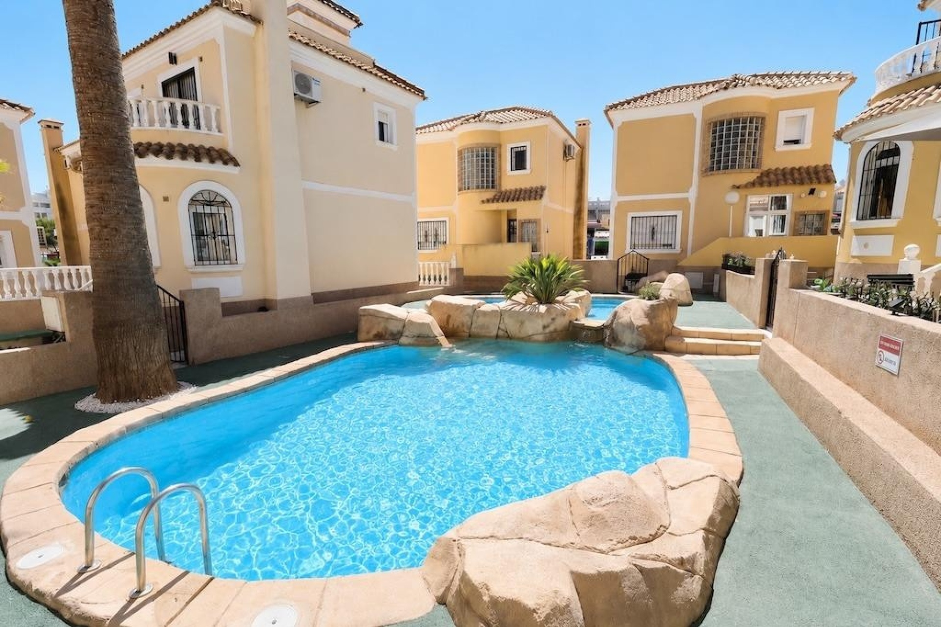 Resale - Villa - Orihuela - Orihuela Costa