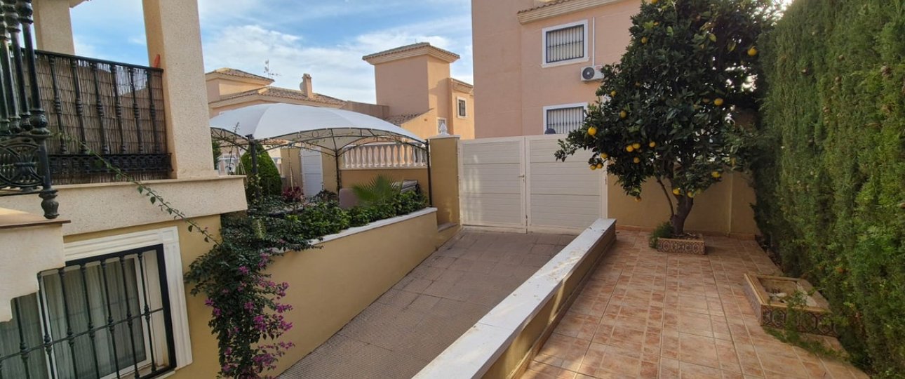 Resale - Villa - Orihuela - Orihuela Costa