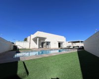 Resale - Villa - Orihuela - Orihuela Costa