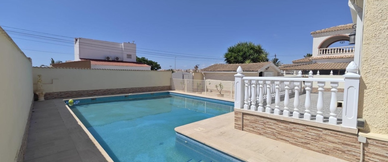 Resale - Villa - Orihuela - Orihuela Costa