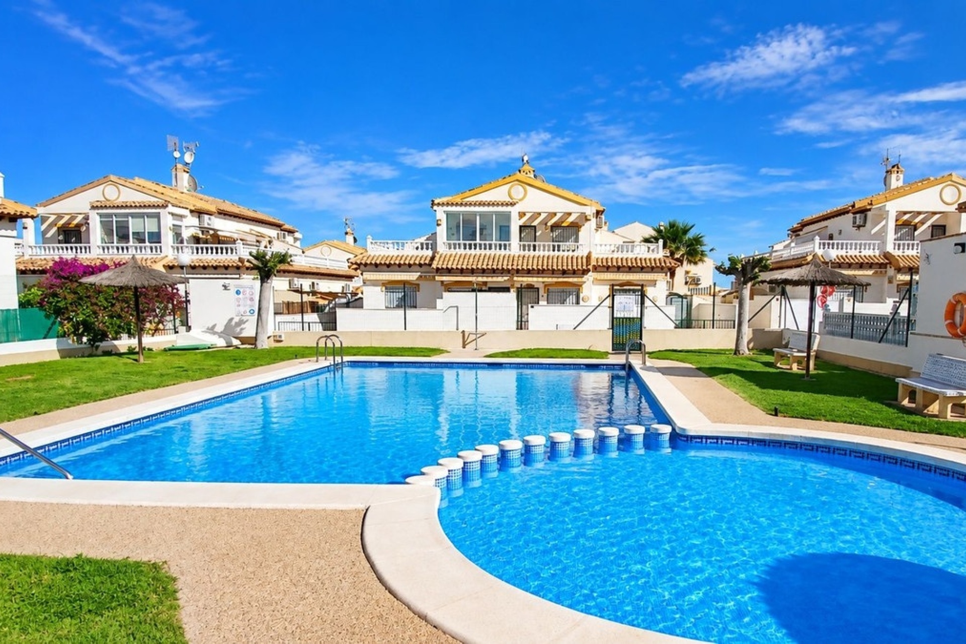 Resale - Villa - Orihuela - Orihuela Costa