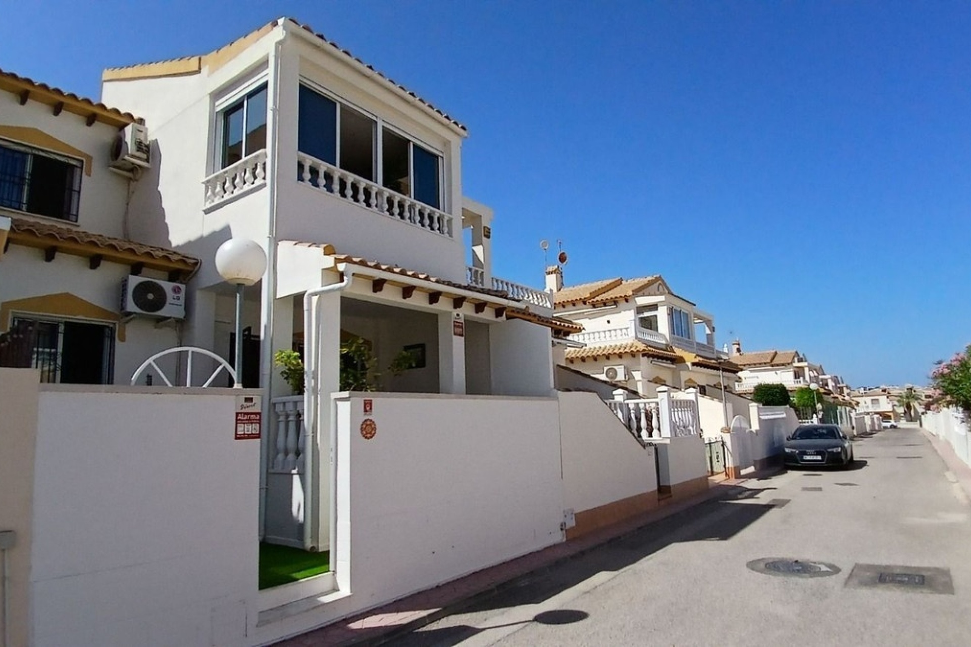 Resale - Villa - Orihuela - Orihuela Costa