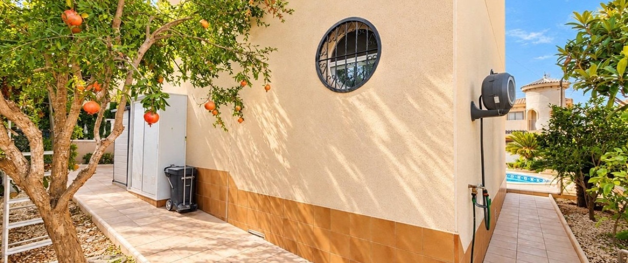 Resale - Villa - Orihuela - Orihuela Costa