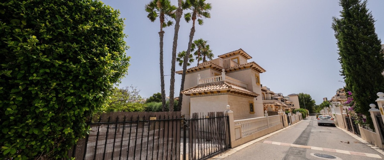 Resale - Villa - Orihuela - Orihuela Costa