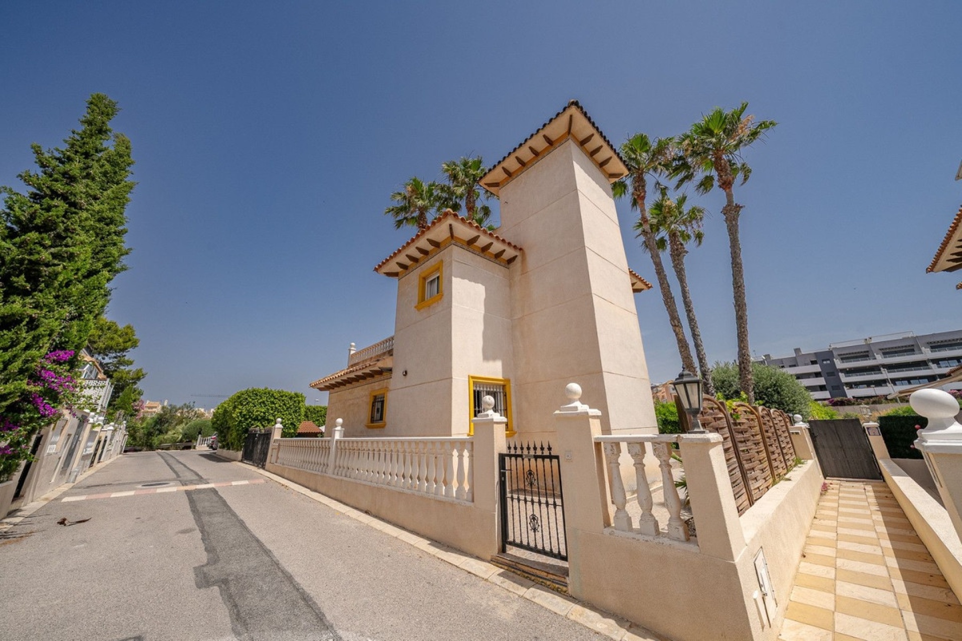Resale - Villa - Orihuela - Orihuela Costa