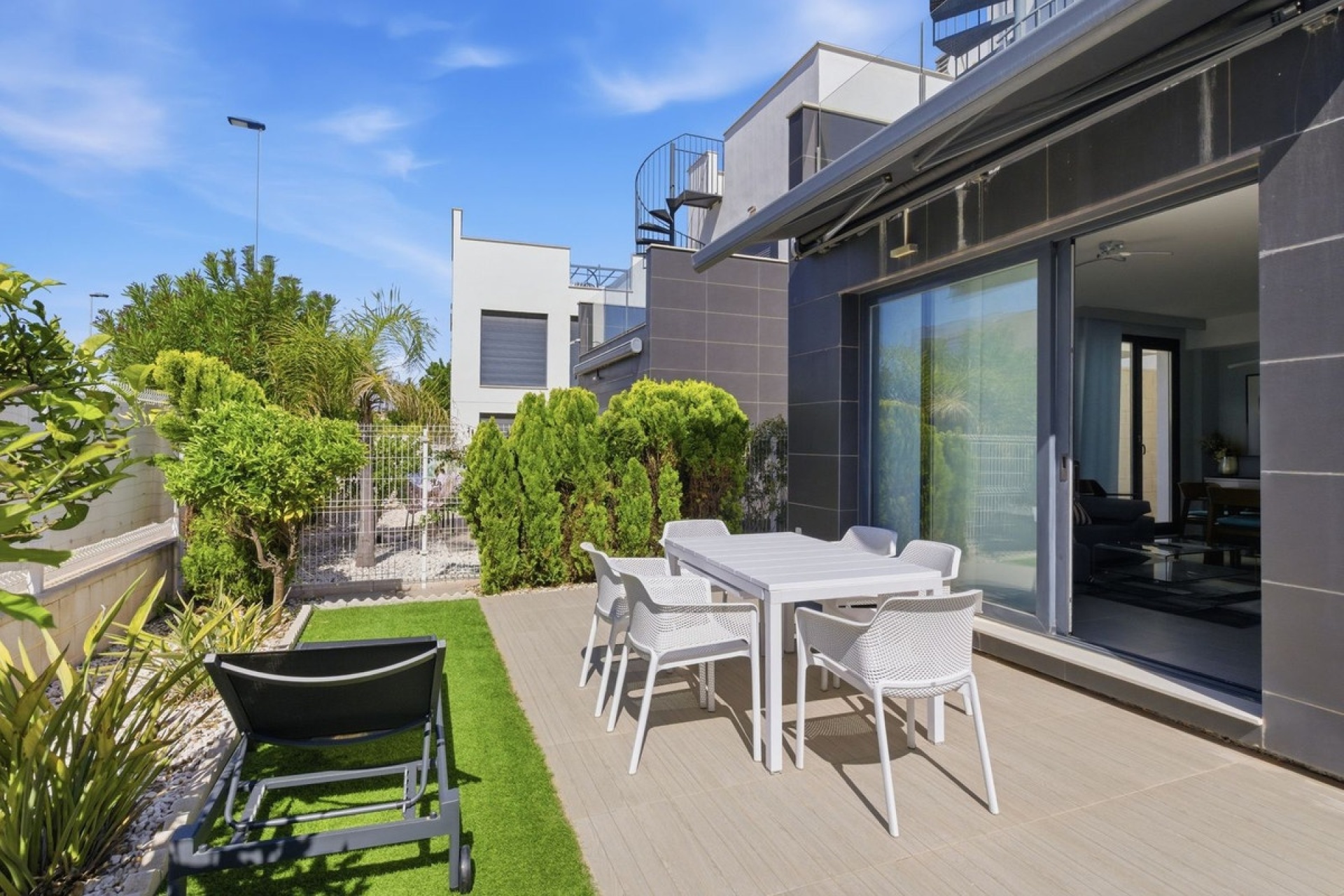 Resale - Villa - Orihuela - Punta Prima