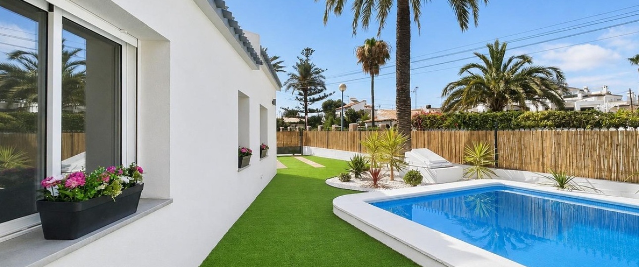 Resale - Villa - Orihuela - Punta Prima