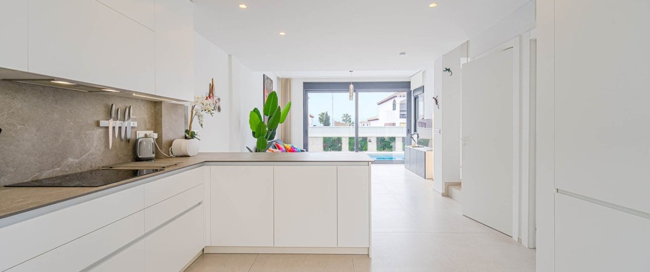 Resale - Villa - Orihuela - Punta Prima