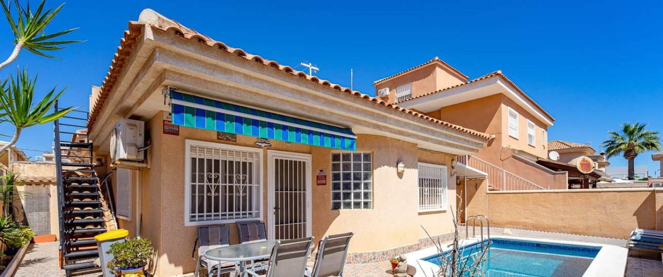 Resale - Villa - Orihuela - Punta Prima