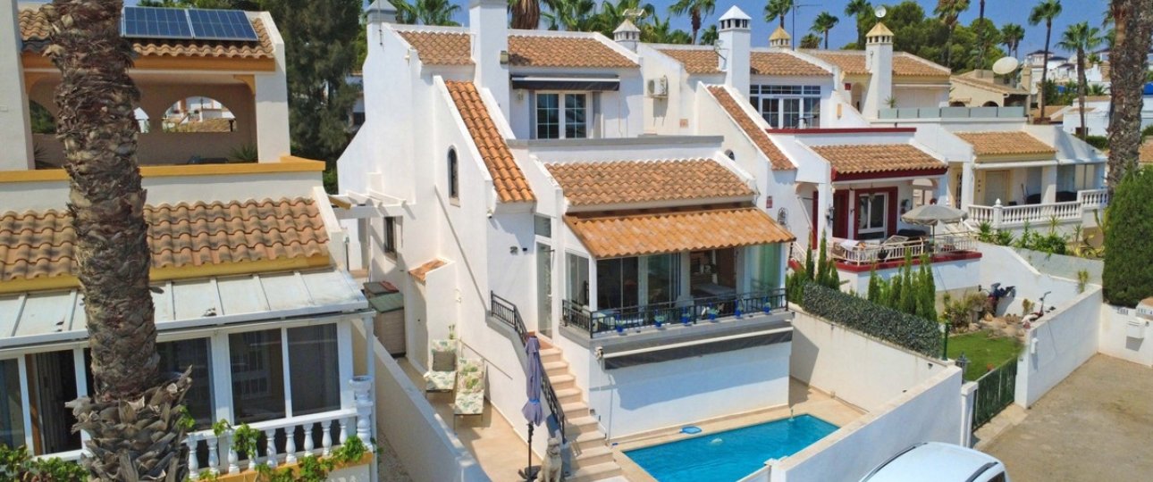 Resale - Villa - Orihuela - Villamartin
