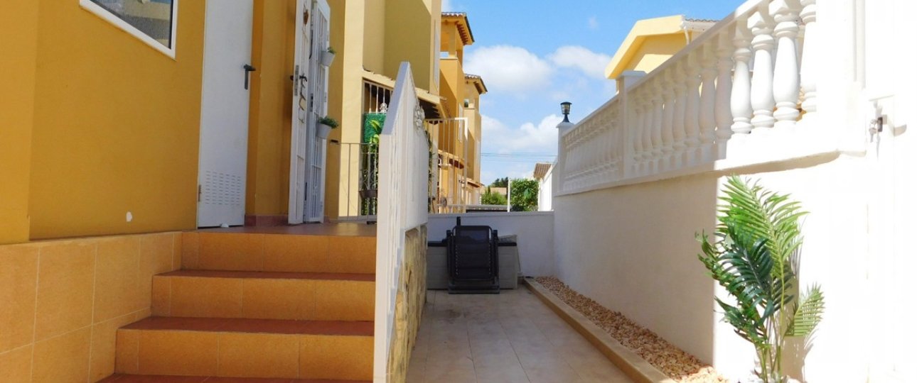 Resale - Villa - Orihuela - Villamartin
