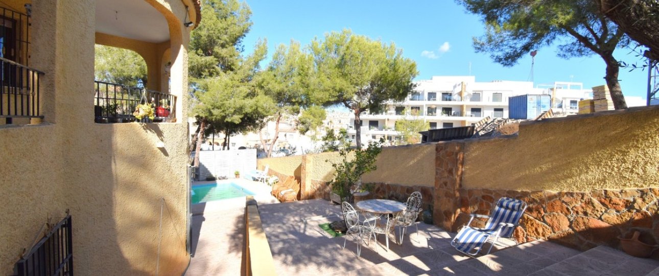 Resale - Villa - Orihuela - Villamartin
