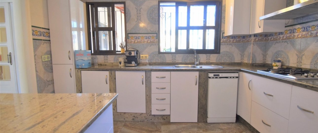 Resale - Villa - Orihuela - Villamartin