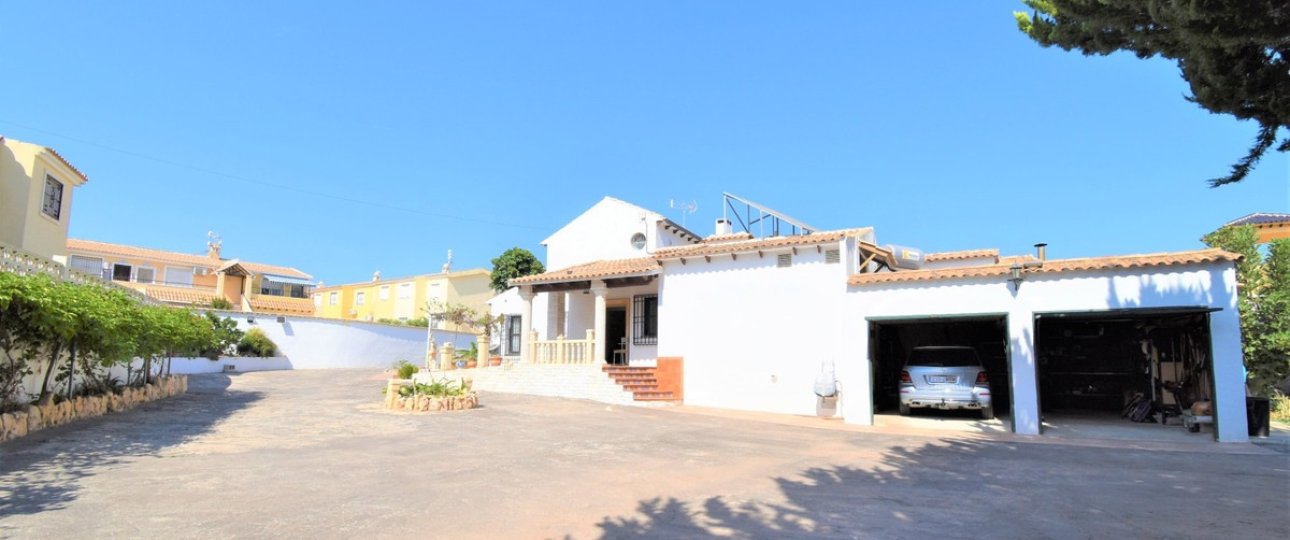 Resale - Villa - Orihuela - Villamartin