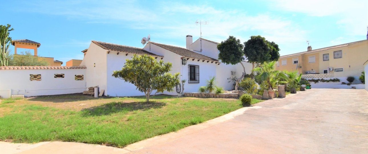 Resale - Villa - Orihuela - Villamartin