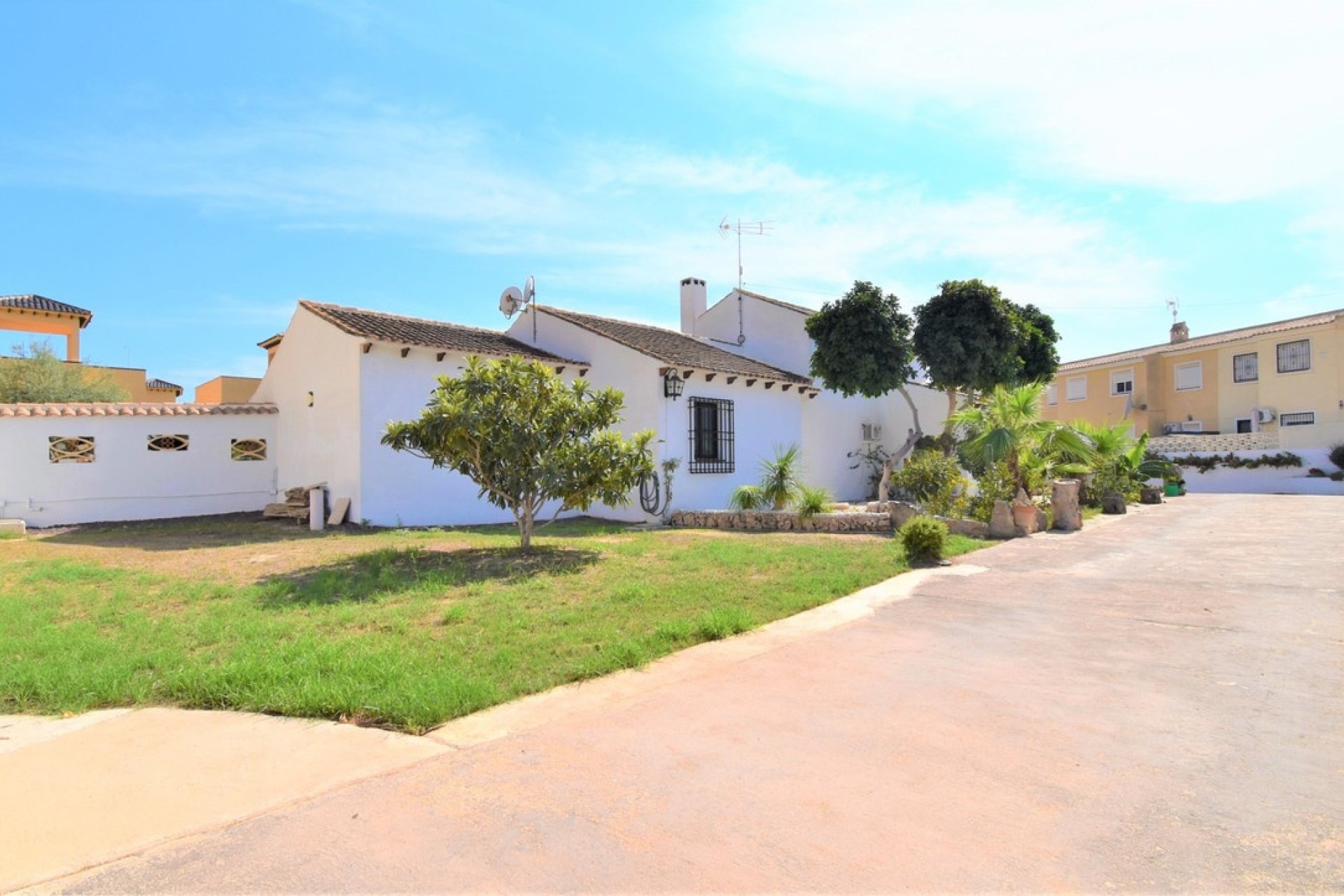 Resale - Villa - Orihuela - Villamartin