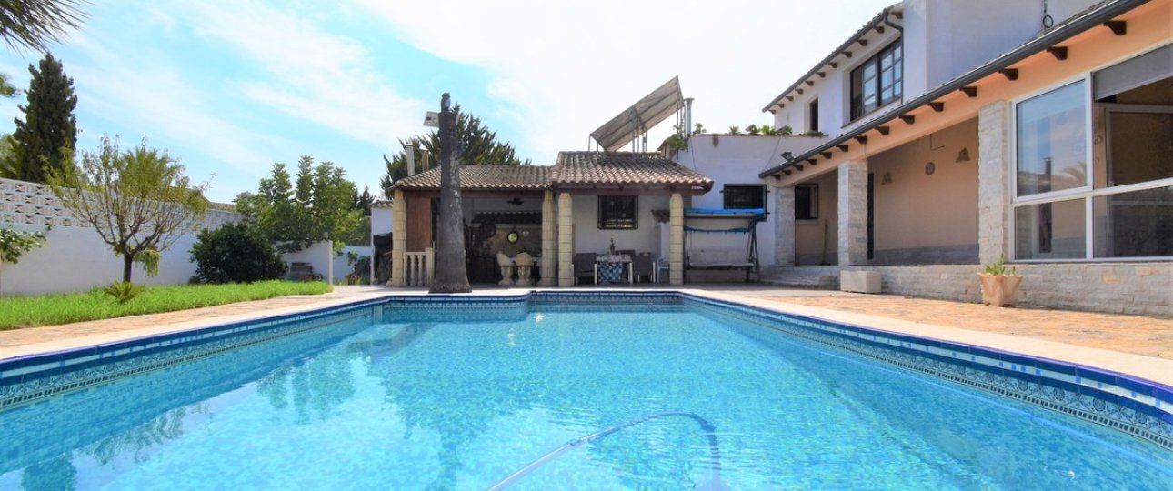 Resale - Villa - Orihuela - Villamartin