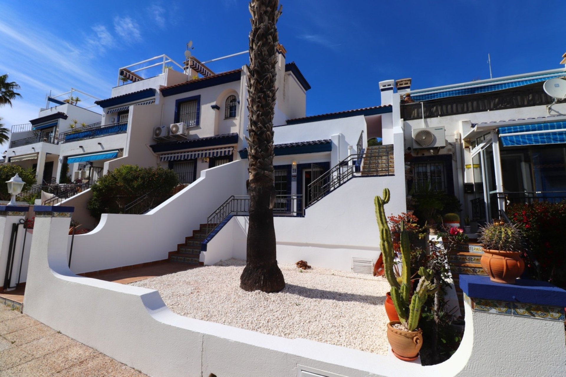 Resale - Villa - Orihuela - Villamartin