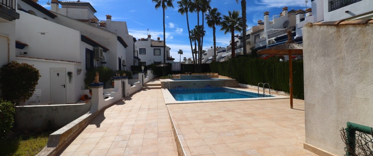 Resale - Villa - Orihuela - Villamartin