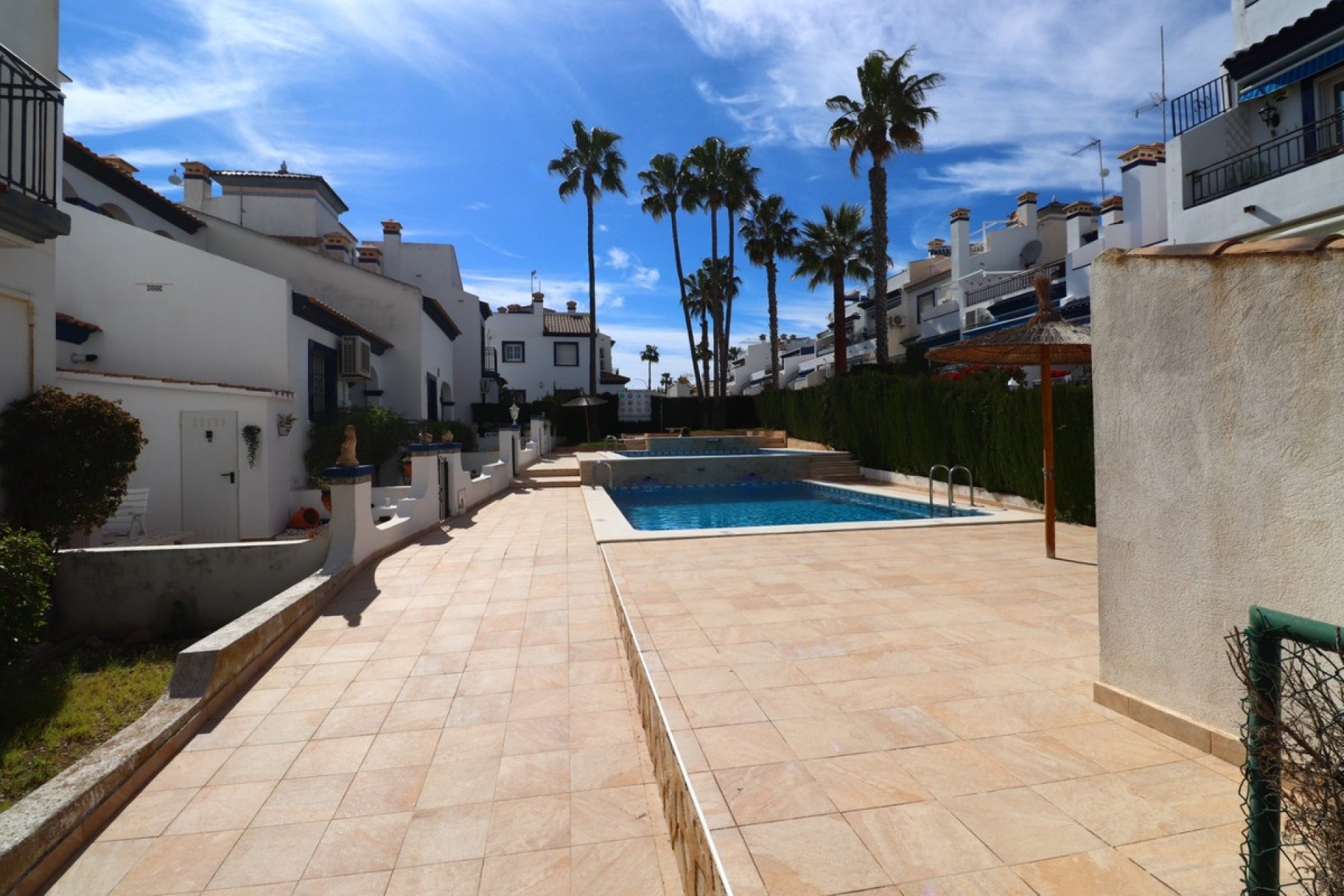 Resale - Villa - Orihuela - Villamartin