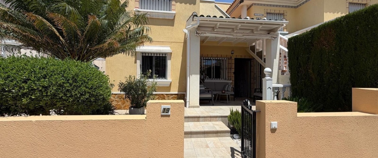 Resale - Villa - Orihuela - Villamartin