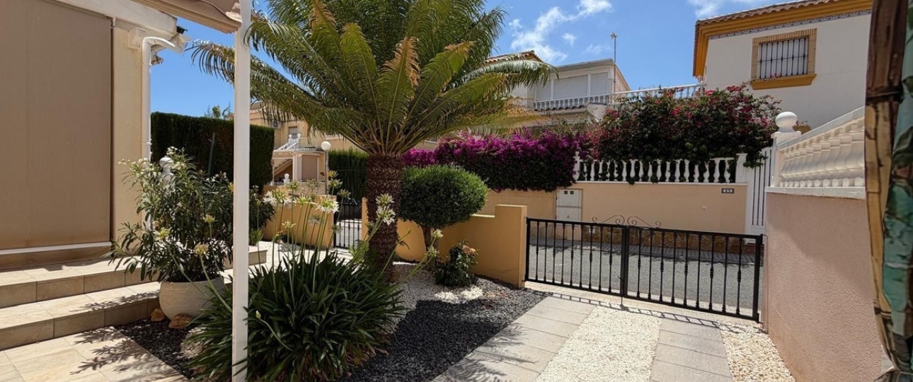 Resale - Villa - Orihuela - Villamartin