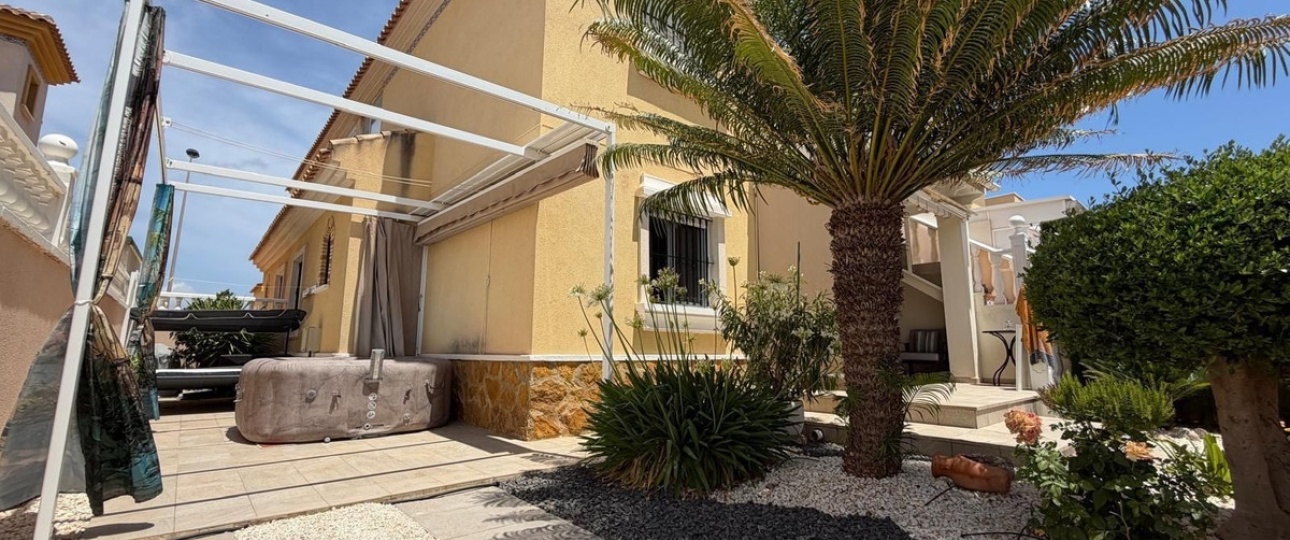 Resale - Villa - Orihuela - Villamartin