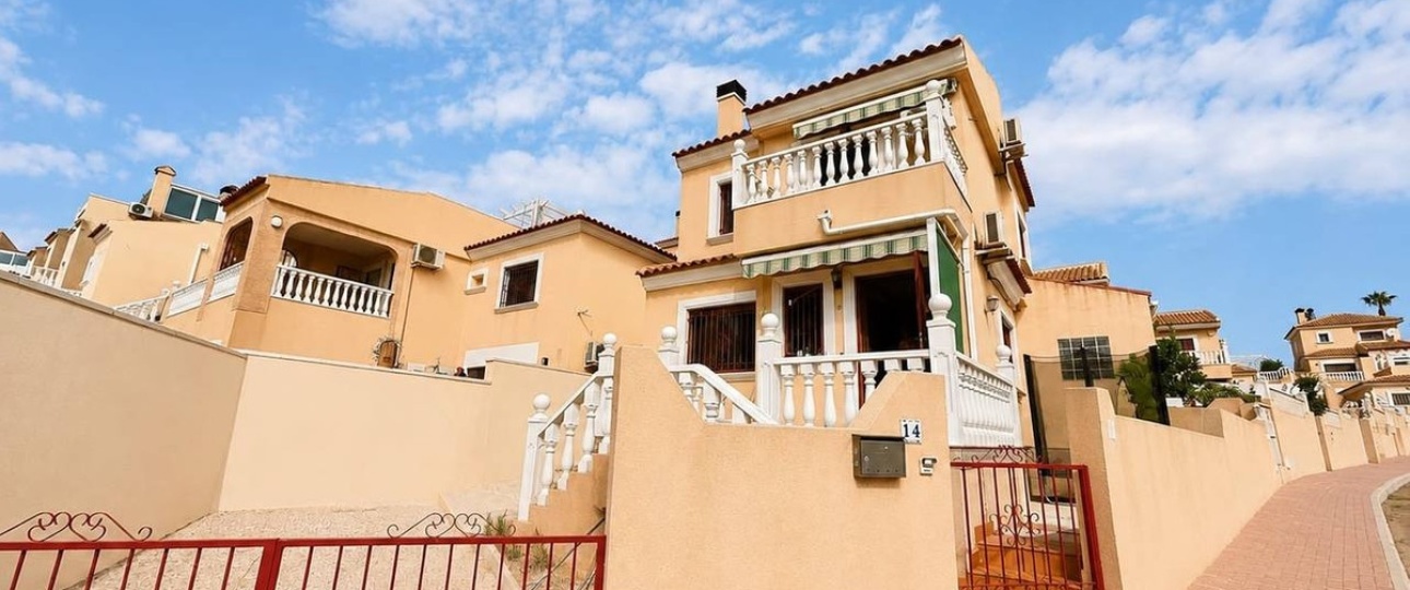 Resale - Villa - Orihuela - Villamartin