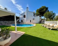 Resale - Villa - Orihuela - Villamartin