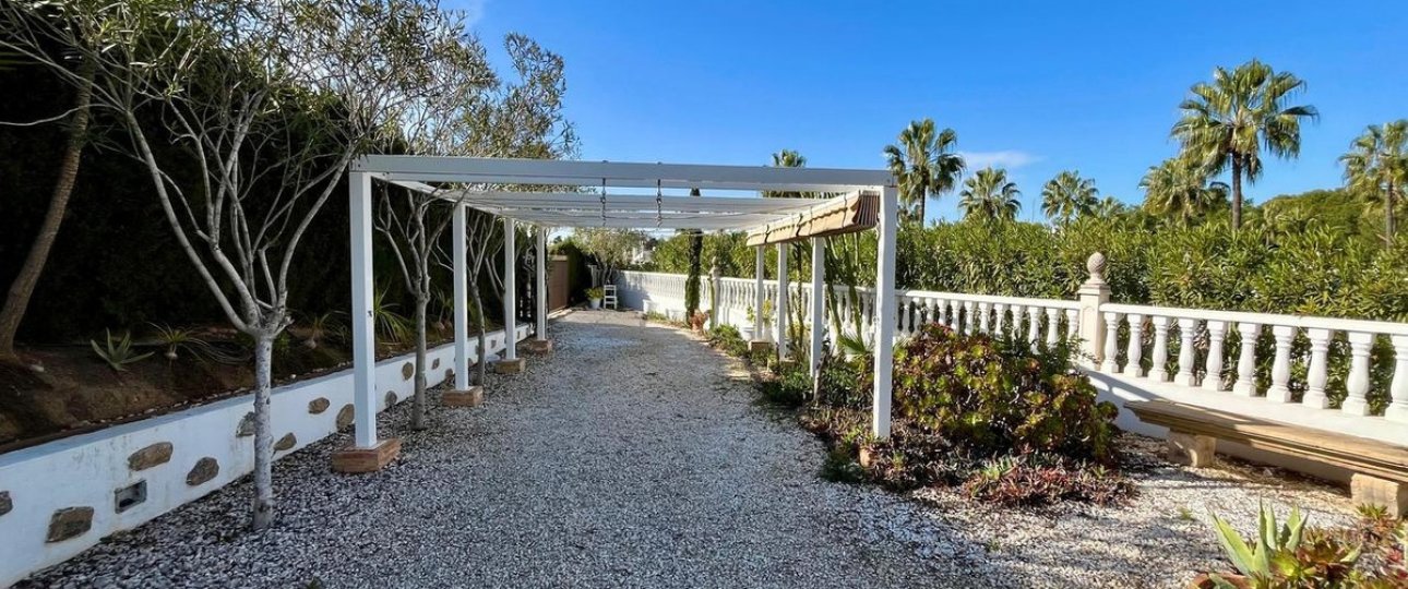 Resale - Villa - Orihuela - Villamartin