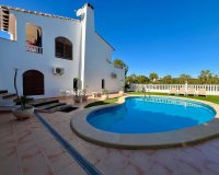 Resale - Villa - Orihuela - Villamartin