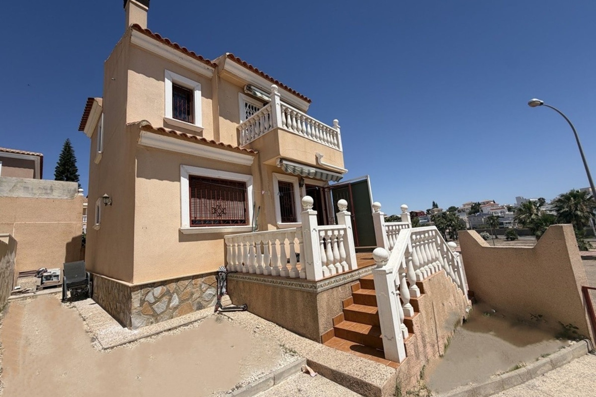 Resale - Villa - Orihuela - Villamartin