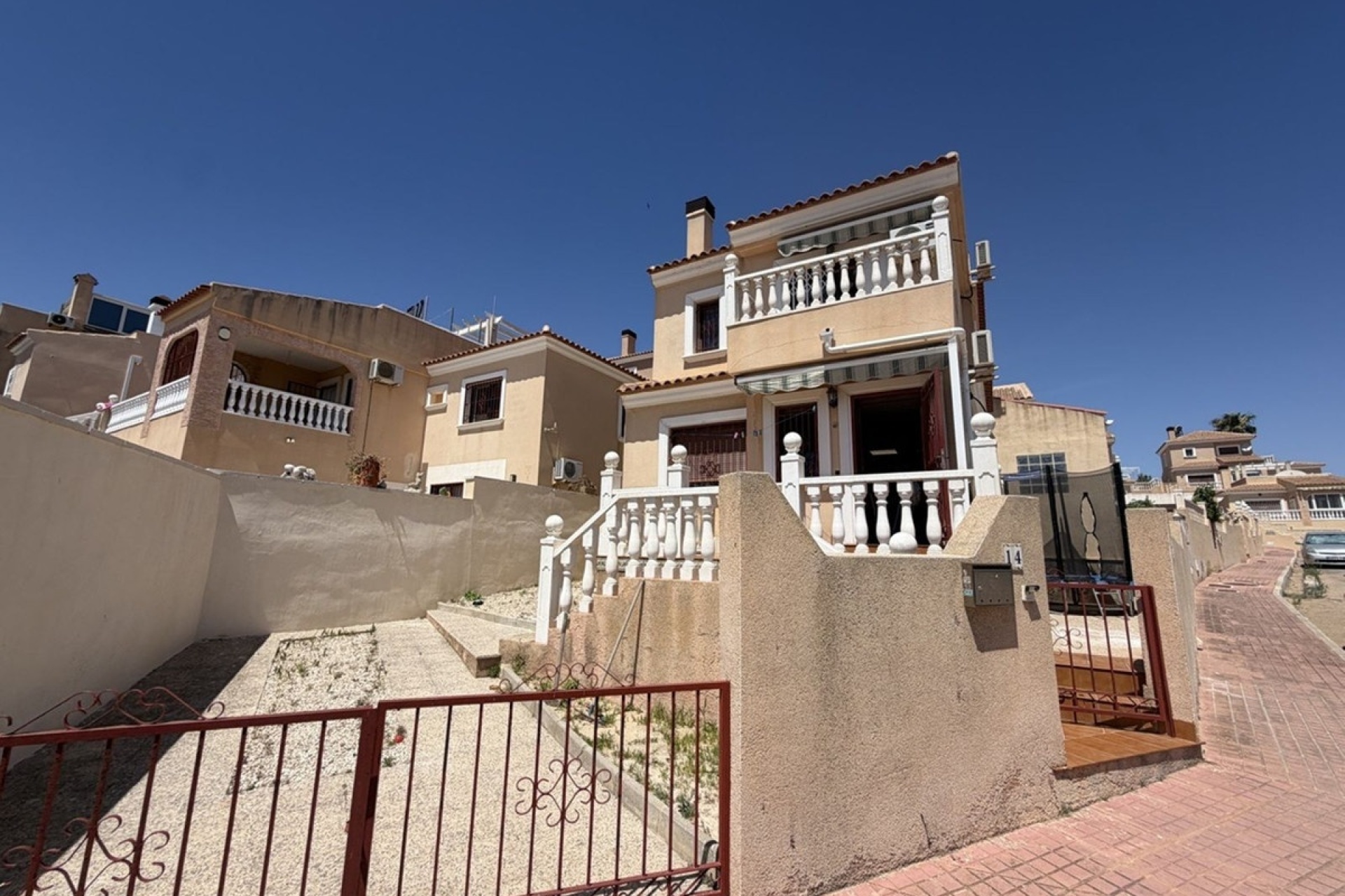Resale - Villa - Orihuela - Villamartin