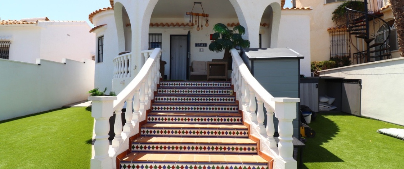 Resale - Villa - Orihuela - Villamartin